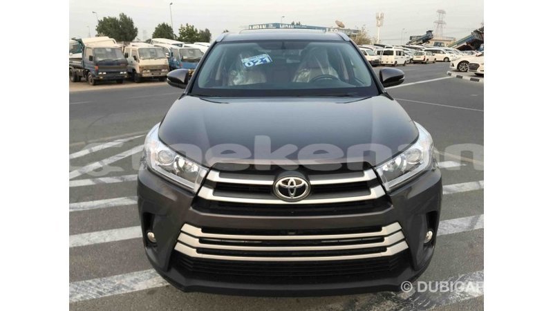 Big with watermark toyota highlander aragatsotn import dubai 1445