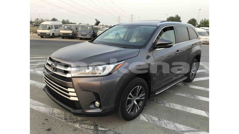Big with watermark toyota highlander aragatsotn import dubai 1445