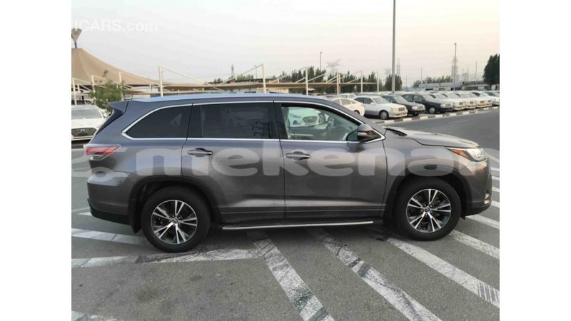 Big with watermark toyota highlander aragatsotn import dubai 1445