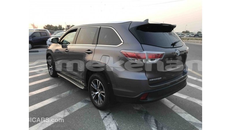 Big with watermark toyota highlander aragatsotn import dubai 1445