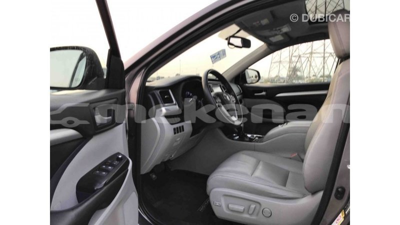 Big with watermark toyota highlander aragatsotn import dubai 1445