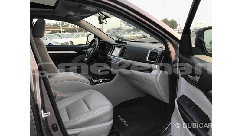Big with watermark toyota highlander aragatsotn import dubai 1445