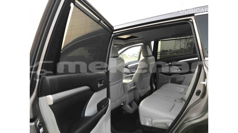 Big with watermark toyota highlander aragatsotn import dubai 1445