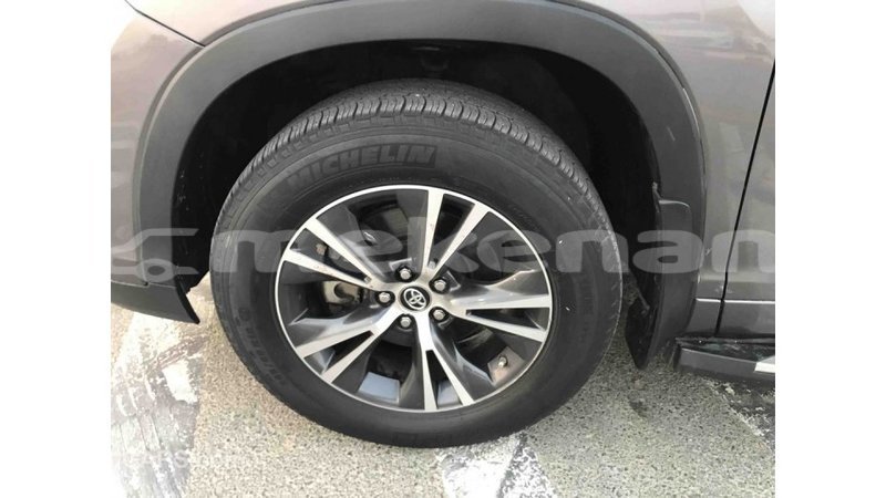 Big with watermark toyota highlander aragatsotn import dubai 1445