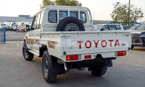 Buy Import Toyota Land Cruiser Beige Car in Import - Dubai in Aragatsotn Buy Import Toyota Land Cruiser Beige Car in Import - Dubai in Aragatsotn