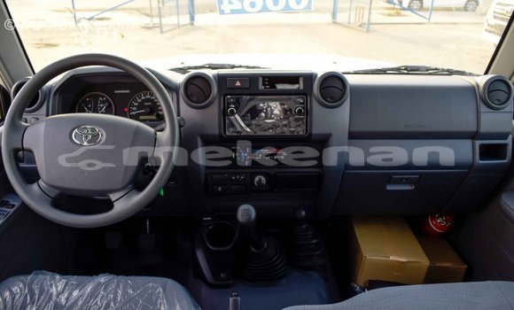 Buy Import Toyota Land Cruiser Beige Car in Import - Dubai in Aragatsotn Buy Import Toyota Land Cruiser Beige Car in Import - Dubai in Aragatsotn