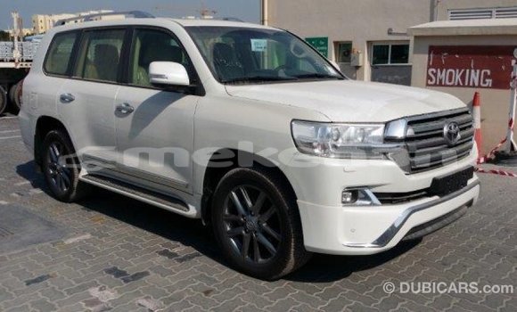 Buy Import Toyota Land Cruiser White Car in Import - Dubai in Aragatsotn Buy Import Toyota Land Cruiser White Car in Import - Dubai in Aragatsotn