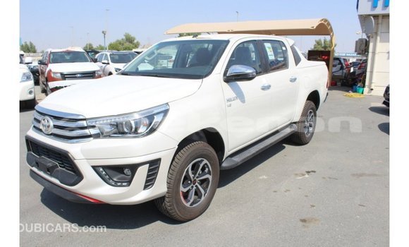 Buy Import Toyota Hilux White Car in Import - Dubai in Aragatsotn Buy Import Toyota Hilux White Car in Import - Dubai in Aragatsotn