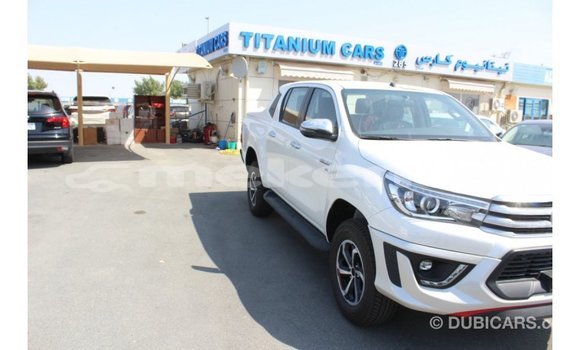 Buy Import Toyota Hilux White Car in Import - Dubai in Aragatsotn Buy Import Toyota Hilux White Car in Import - Dubai in Aragatsotn