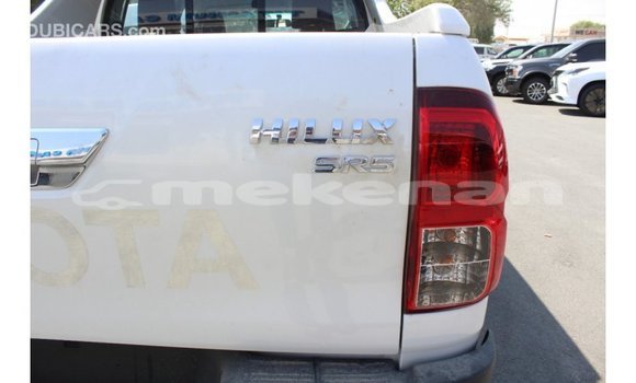 Buy Import Toyota Hilux White Car in Import - Dubai in Aragatsotn Buy Import Toyota Hilux White Car in Import - Dubai in Aragatsotn