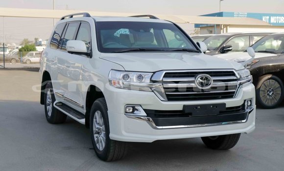 Buy Import Toyota Land Cruiser White Car in Import - Dubai in Aragatsotn Buy Import Toyota Land Cruiser White Car in Import - Dubai in Aragatsotn