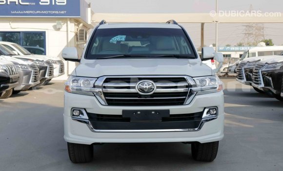 Buy Import Toyota Land Cruiser White Car in Import - Dubai in Aragatsotn Buy Import Toyota Land Cruiser White Car in Import - Dubai in Aragatsotn