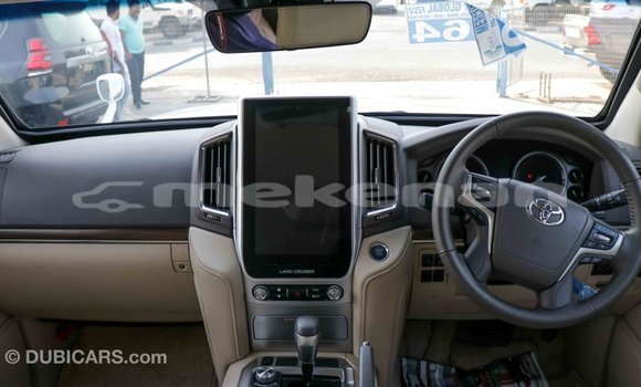 Buy Import Toyota Land Cruiser White Car in Import - Dubai in Aragatsotn Buy Import Toyota Land Cruiser White Car in Import - Dubai in Aragatsotn