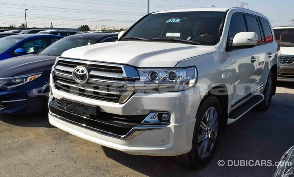 Buy Import Toyota Land Cruiser White Car in Import - Dubai in Aragatsotn Buy Import Toyota Land Cruiser White Car in Import - Dubai in Aragatsotn