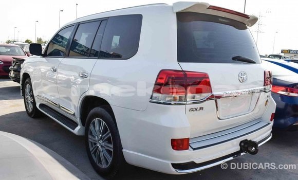 Buy Import Toyota Land Cruiser White Car in Import - Dubai in Aragatsotn Buy Import Toyota Land Cruiser White Car in Import - Dubai in Aragatsotn