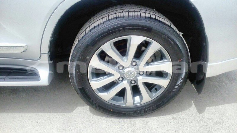 Big with watermark toyota land cruiser aragatsotn import dubai 1493