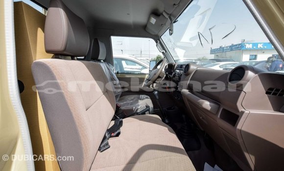 Buy Import Toyota Land Cruiser Beige Car in Import - Dubai in Aragatsotn Buy Import Toyota Land Cruiser Beige Car in Import - Dubai in Aragatsotn