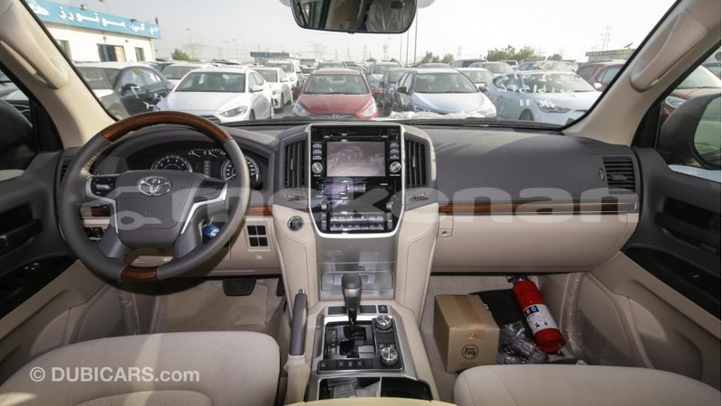 Big with watermark toyota land cruiser aragatsotn import dubai 1496