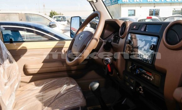 Buy Import Toyota Land Cruiser Beige Car in Import - Dubai in Aragatsotn Buy Import Toyota Land Cruiser Beige Car in Import - Dubai in Aragatsotn