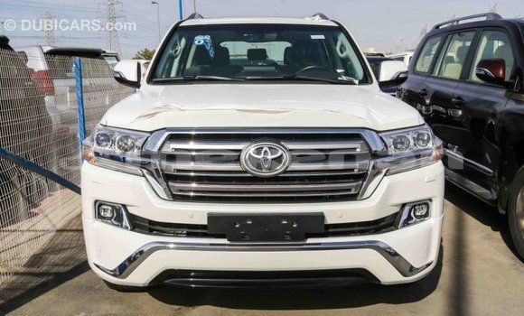 Buy Import Toyota Land Cruiser White Car in Import - Dubai in Aragatsotn Buy Import Toyota Land Cruiser White Car in Import - Dubai in Aragatsotn