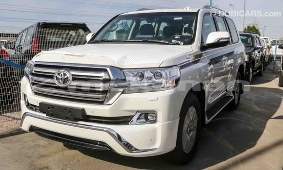 Buy Import Toyota Land Cruiser White Car in Import - Dubai in Aragatsotn Buy Import Toyota Land Cruiser White Car in Import - Dubai in Aragatsotn