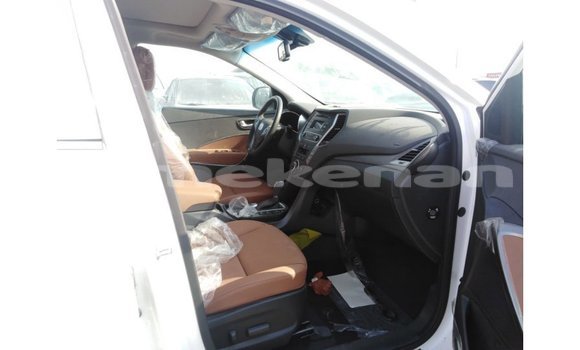 Buy Import Hyundai Santa Fe White Car in Import - Dubai in Aragatsotn Buy Import Hyundai Santa Fe White Car in Import - Dubai in Aragatsotn