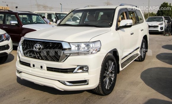 Buy Import Toyota Land Cruiser White Car in Import - Dubai in Aragatsotn Buy Import Toyota Land Cruiser White Car in Import - Dubai in Aragatsotn