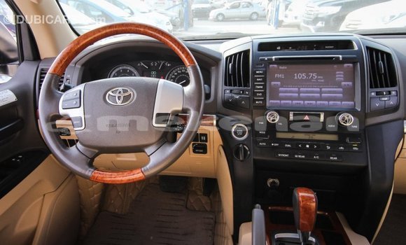Buy Import Toyota Land Cruiser White Car in Import - Dubai in Aragatsotn Buy Import Toyota Land Cruiser White Car in Import - Dubai in Aragatsotn