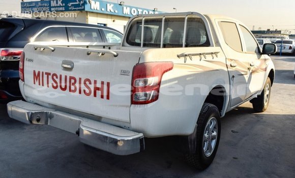 Buy Import Mitsubishi L200 White Car in Import - Dubai in Aragatsotn Buy Import Mitsubishi L200 White Car in Import - Dubai in Aragatsotn