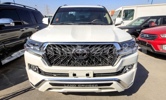Buy Import Toyota Land Cruiser White Car in Import - Dubai in Aragatsotn Buy Import Toyota Land Cruiser White Car in Import - Dubai in Aragatsotn