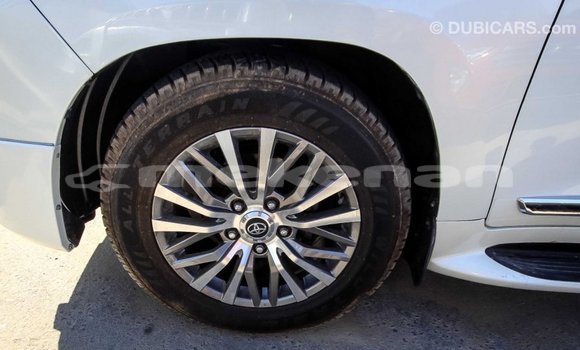 Buy Import Toyota Land Cruiser White Car in Import - Dubai in Aragatsotn Buy Import Toyota Land Cruiser White Car in Import - Dubai in Aragatsotn