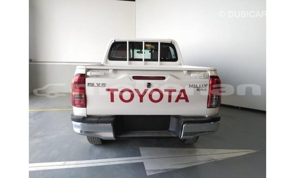 Buy Import Toyota Hilux White Car in Import - Dubai in Aragatsotn Buy Import Toyota Hilux White Car in Import - Dubai in Aragatsotn
