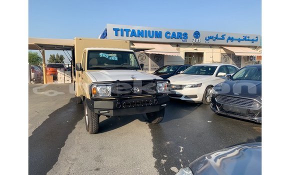Buy Import Toyota Land Cruiser Beige Car in Import - Dubai in Aragatsotn Buy Import Toyota Land Cruiser Beige Car in Import - Dubai in Aragatsotn