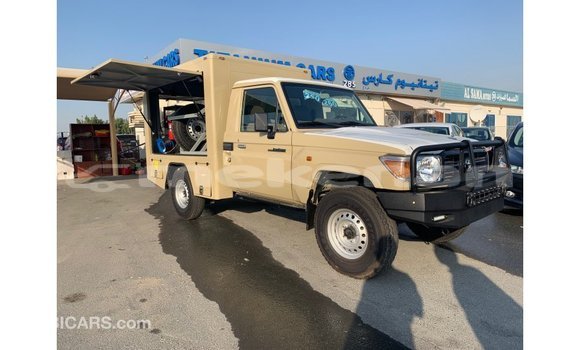Buy Import Toyota Land Cruiser Beige Car in Import - Dubai in Aragatsotn Buy Import Toyota Land Cruiser Beige Car in Import - Dubai in Aragatsotn