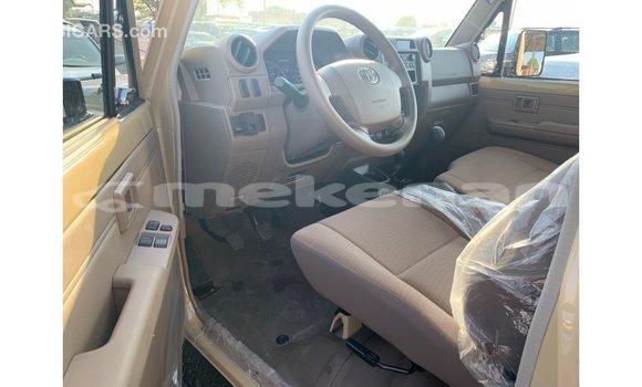 Buy Import Toyota Land Cruiser Beige Car in Import - Dubai in Aragatsotn Buy Import Toyota Land Cruiser Beige Car in Import - Dubai in Aragatsotn