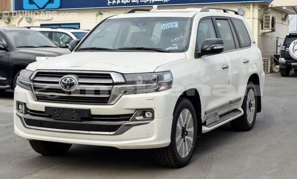 Buy Import Toyota Land Cruiser White Car in Import - Dubai in Aragatsotn Buy Import Toyota Land Cruiser White Car in Import - Dubai in Aragatsotn