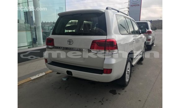 Buy Import Toyota Land Cruiser White Car in Import - Dubai in Aragatsotn Buy Import Toyota Land Cruiser White Car in Import - Dubai in Aragatsotn