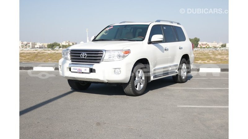 Big with watermark toyota land cruiser aragatsotn import dubai 1657