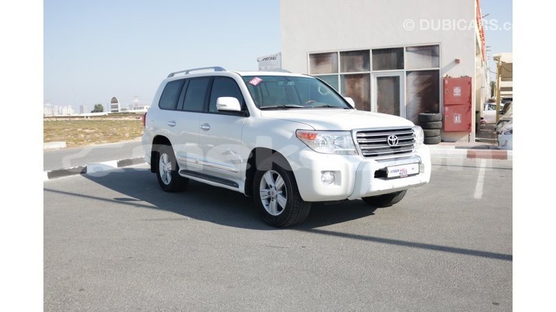 Big with watermark toyota land cruiser aragatsotn import dubai 1657