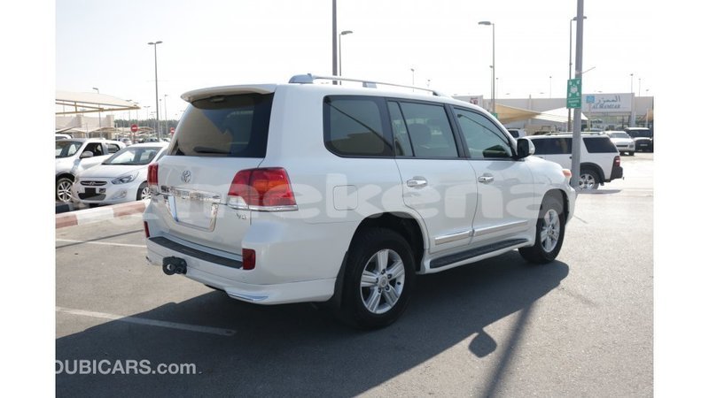 Big with watermark toyota land cruiser aragatsotn import dubai 1657