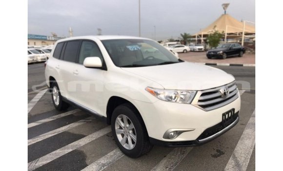 Buy Import Toyota Highlander White Car in Import - Dubai in Aragatsotn Buy Import Toyota Highlander White Car in Import - Dubai in Aragatsotn