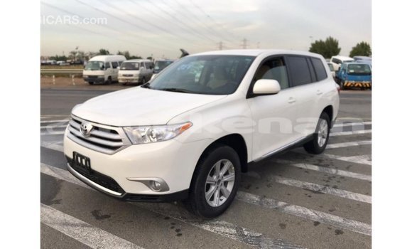 Buy Import Toyota Highlander White Car in Import - Dubai in Aragatsotn Buy Import Toyota Highlander White Car in Import - Dubai in Aragatsotn