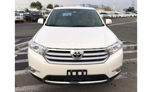 Buy Import Toyota Highlander White Car in Import - Dubai in Aragatsotn Buy Import Toyota Highlander White Car in Import - Dubai in Aragatsotn