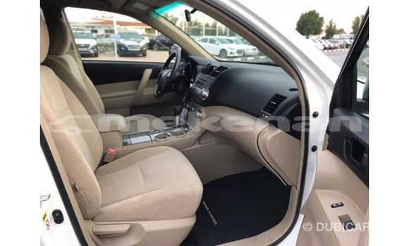 Buy Import Toyota Highlander White Car in Import - Dubai in Aragatsotn Buy Import Toyota Highlander White Car in Import - Dubai in Aragatsotn