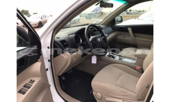 Buy Import Toyota Highlander White Car in Import - Dubai in Aragatsotn Buy Import Toyota Highlander White Car in Import - Dubai in Aragatsotn