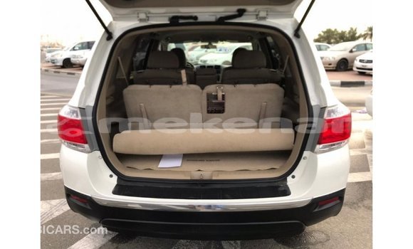 Buy Import Toyota Highlander White Car in Import - Dubai in Aragatsotn Buy Import Toyota Highlander White Car in Import - Dubai in Aragatsotn