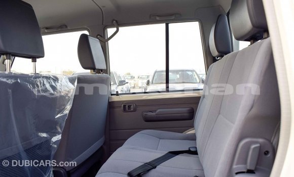 Buy Import Toyota Land Cruiser White Car in Import - Dubai in Aragatsotn Buy Import Toyota Land Cruiser White Car in Import - Dubai in Aragatsotn