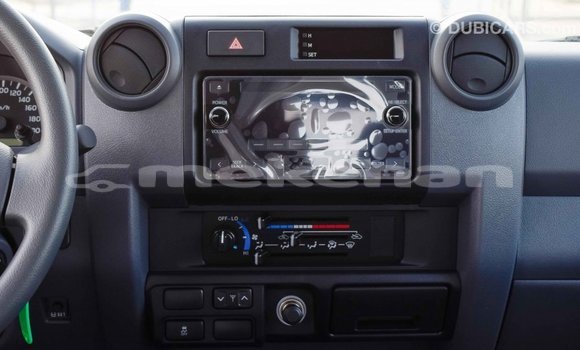 Buy Import Toyota Land Cruiser White Car in Import - Dubai in Aragatsotn Buy Import Toyota Land Cruiser White Car in Import - Dubai in Aragatsotn