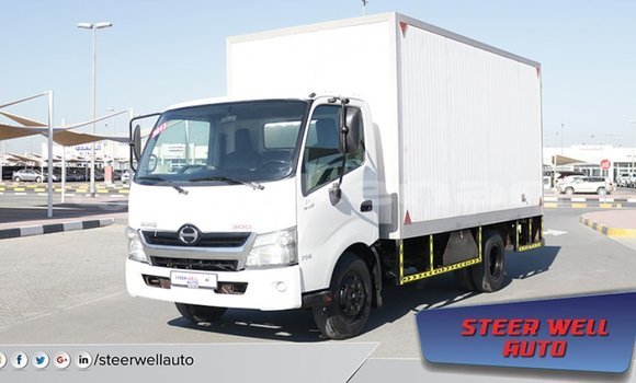 Buy Import Hino 300 Series White Truck in Import - Dubai in Aragatsotn