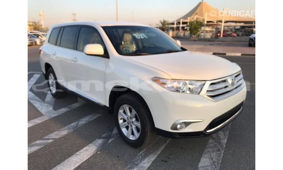 Buy Import Toyota Highlander White Car in Import - Dubai in Aragatsotn Buy Import Toyota Highlander White Car in Import - Dubai in Aragatsotn